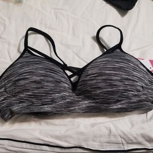 Xhiliration sport bra